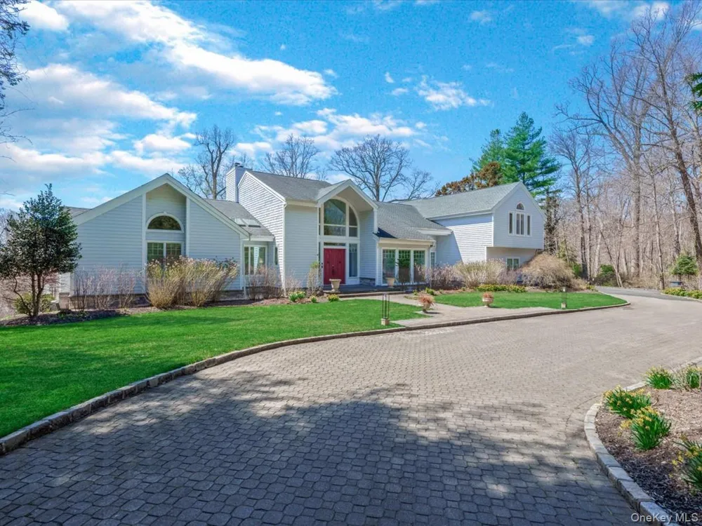 19 Mallard Drive Lloyd Harbor, NY 11743