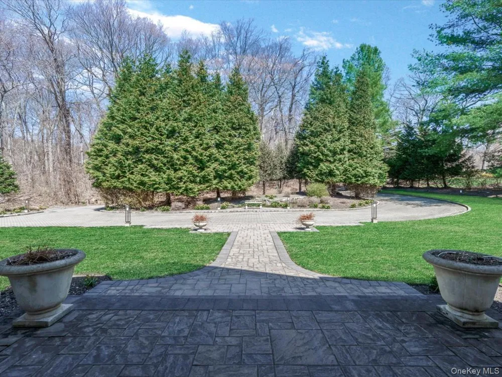 19 Mallard Drive Lloyd Harbor, NY 11743