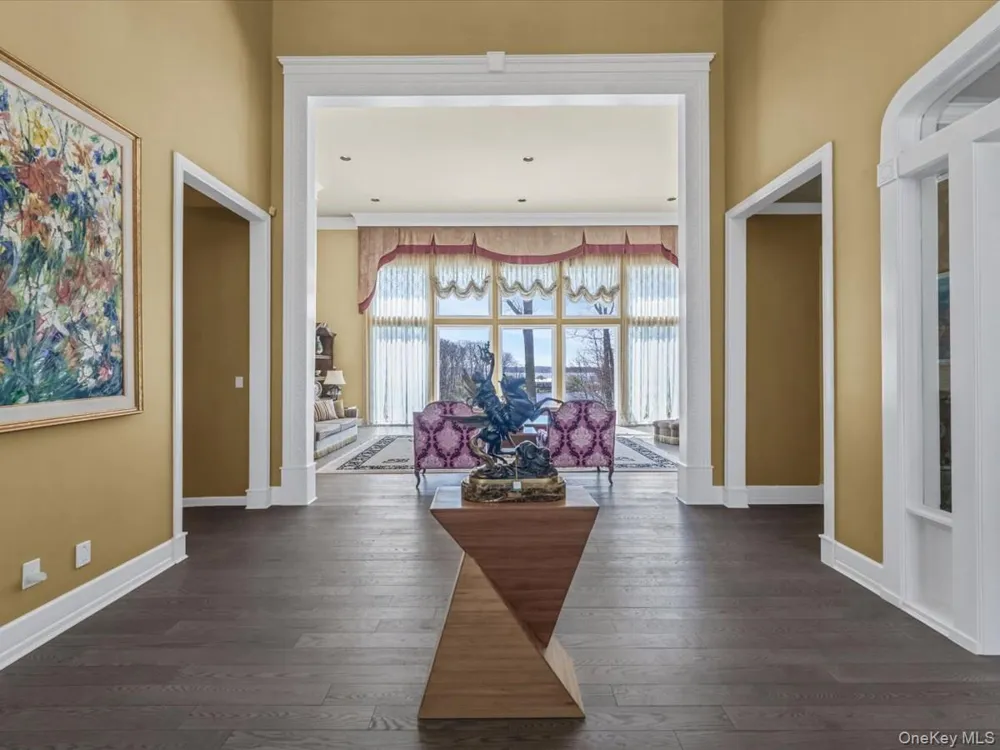 19 Mallard Drive Lloyd Harbor, NY 11743