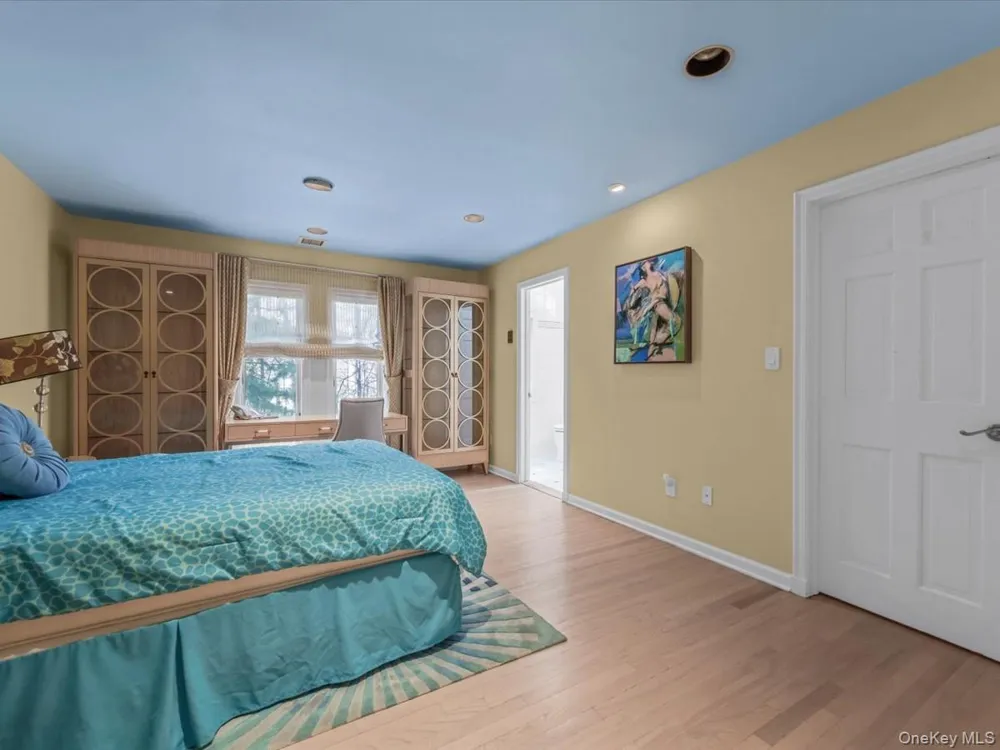 19 Mallard Drive Lloyd Harbor, NY 11743
