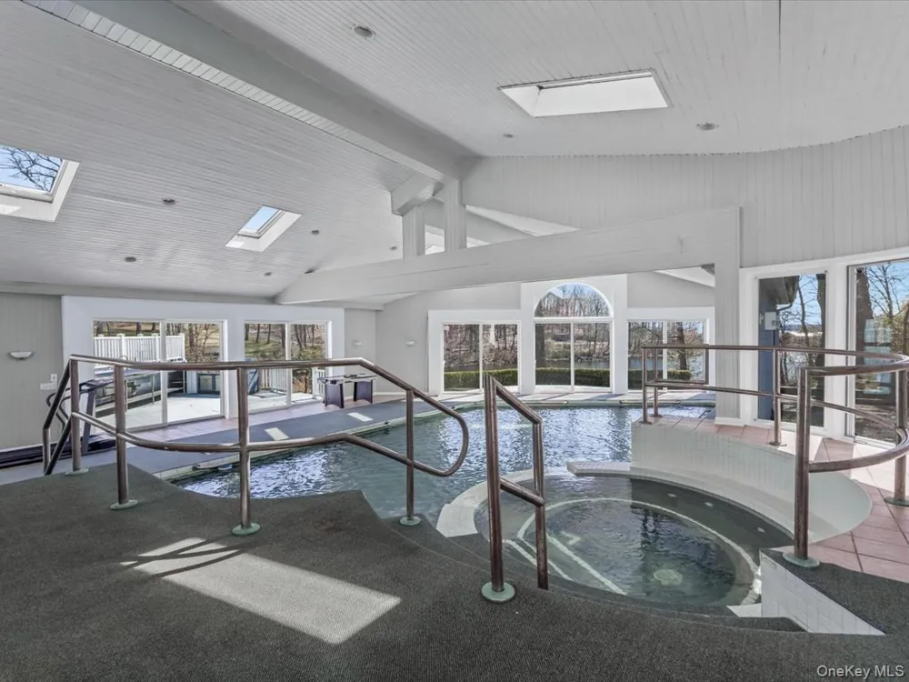19 Mallard Drive Lloyd Harbor, NY 11743