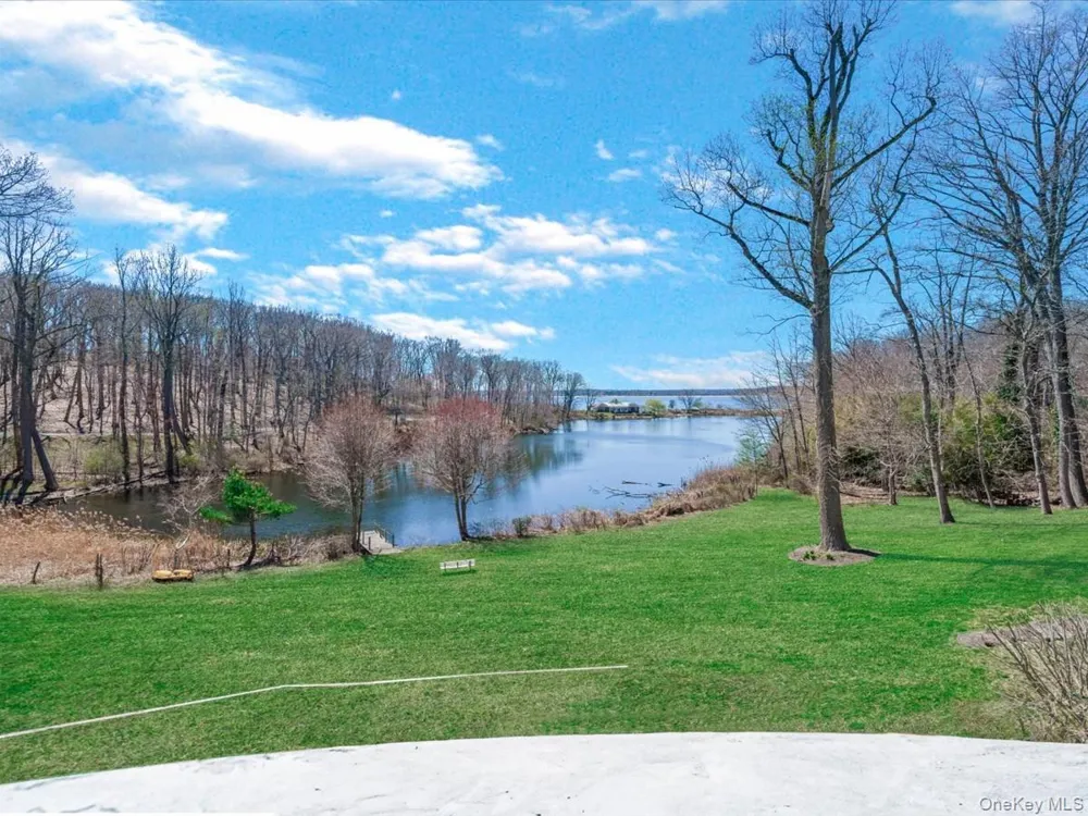 19 Mallard Drive Lloyd Harbor, NY 11743
