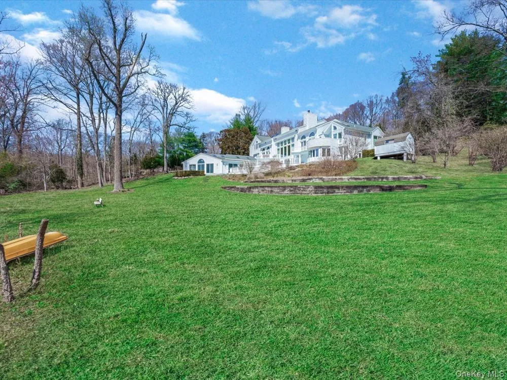 19 Mallard Drive Lloyd Harbor, NY 11743