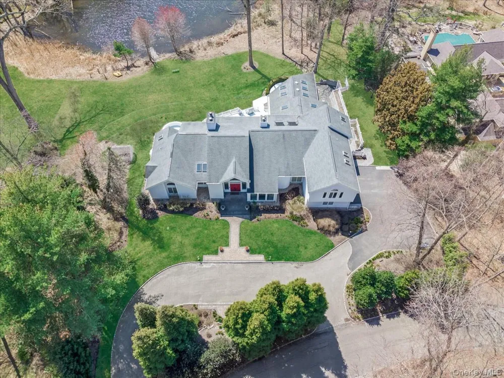 19 Mallard Drive Lloyd Harbor, NY 11743