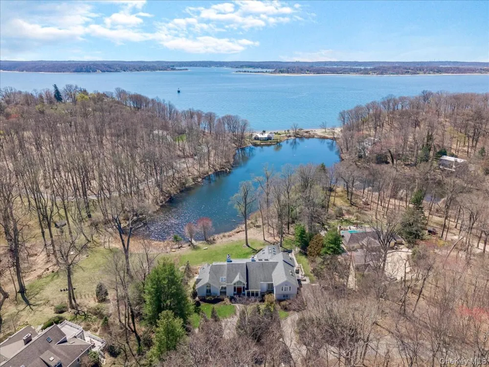 19 Mallard Drive Lloyd Harbor, NY 11743