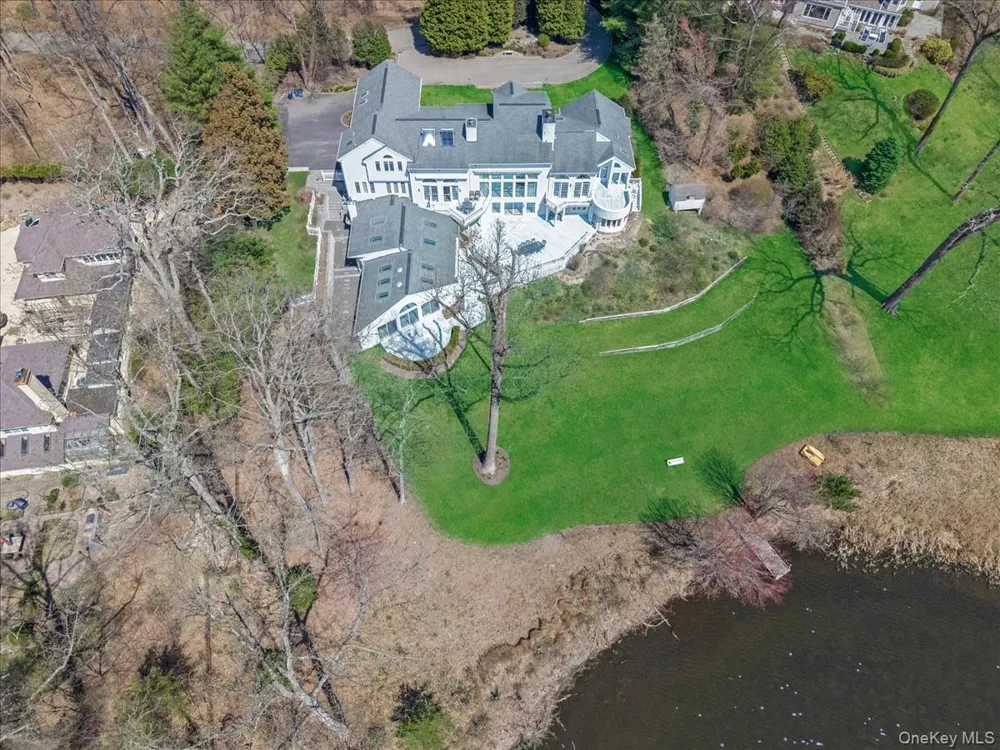 19 Mallard Drive Lloyd Harbor, NY 11743