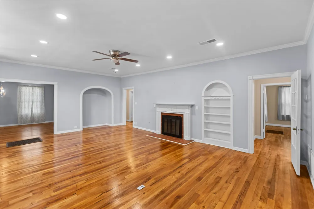 650 W Kaufman Street Paris, TX 75460