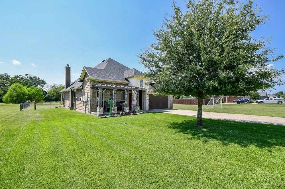 4064 Green Pastures North Zulch, TX 77872