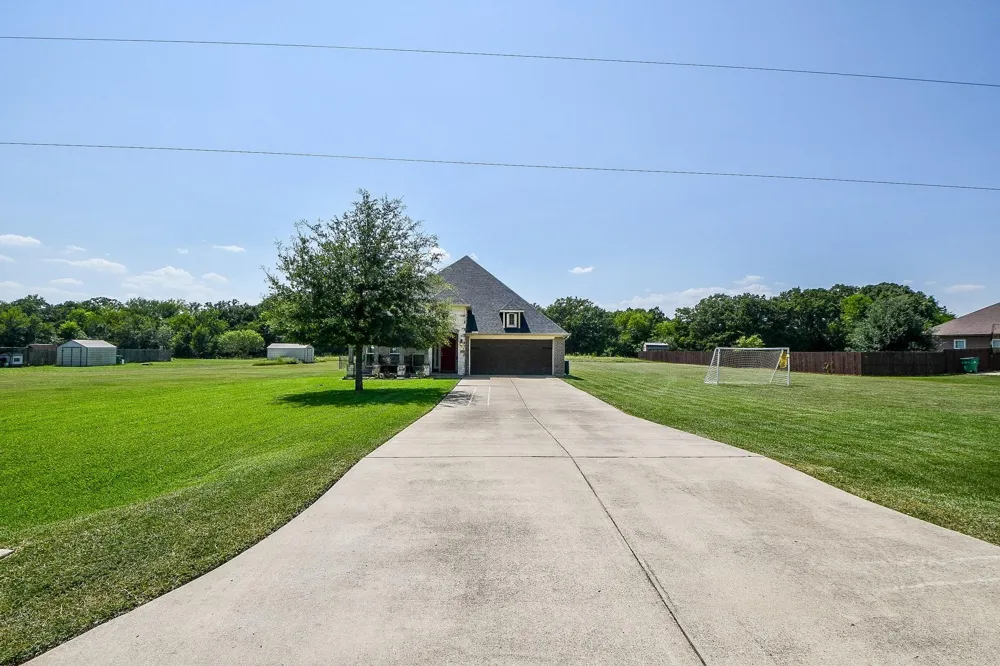 4064 Green Pastures North Zulch, TX 77872