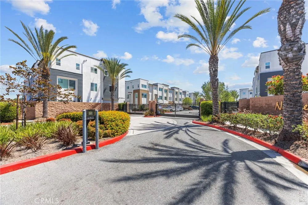 14404 Kiwi Lane #6 Gardena, CA 90247