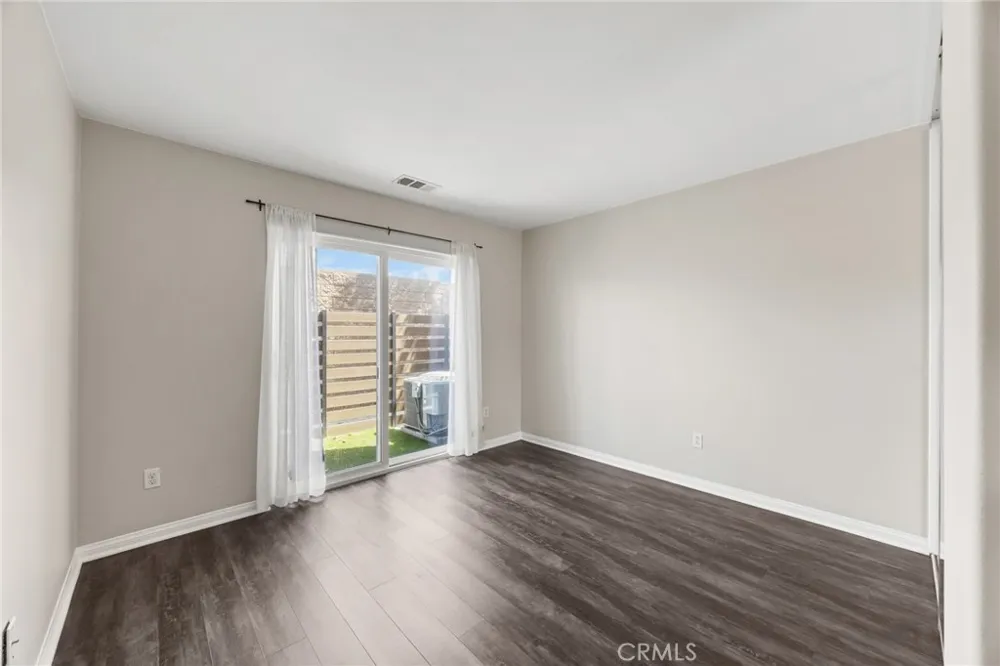 14404 Kiwi Lane #6 Gardena, CA 90247