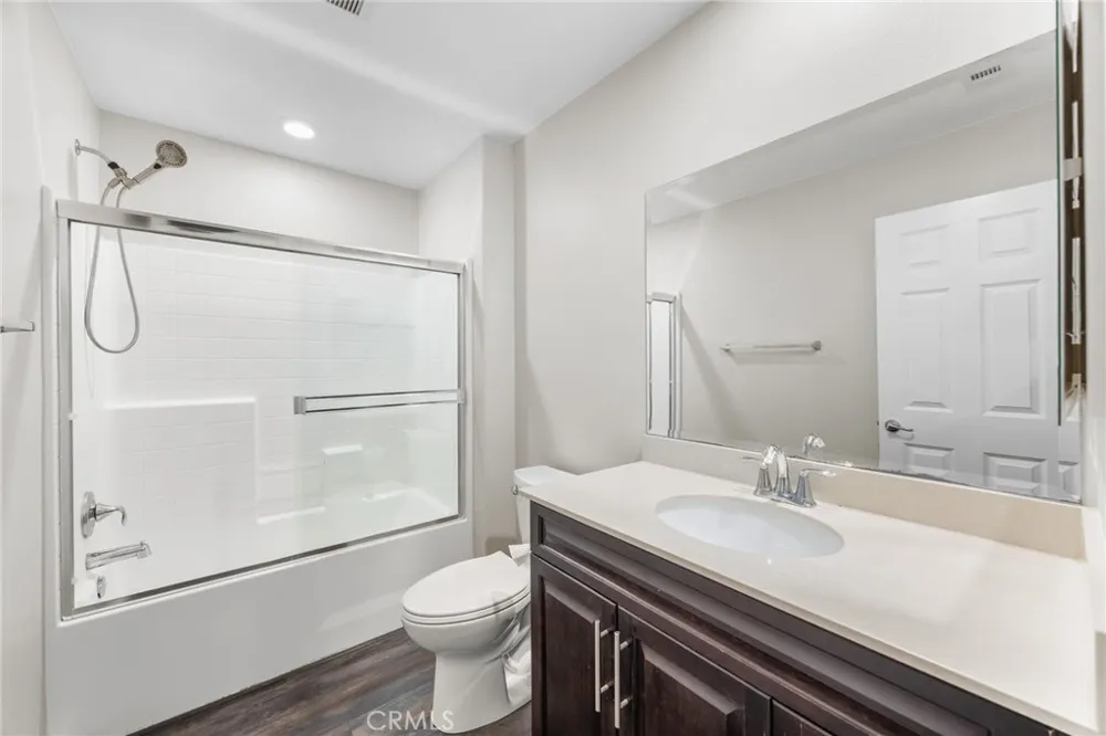 14404 Kiwi Lane #6 Gardena, CA 90247