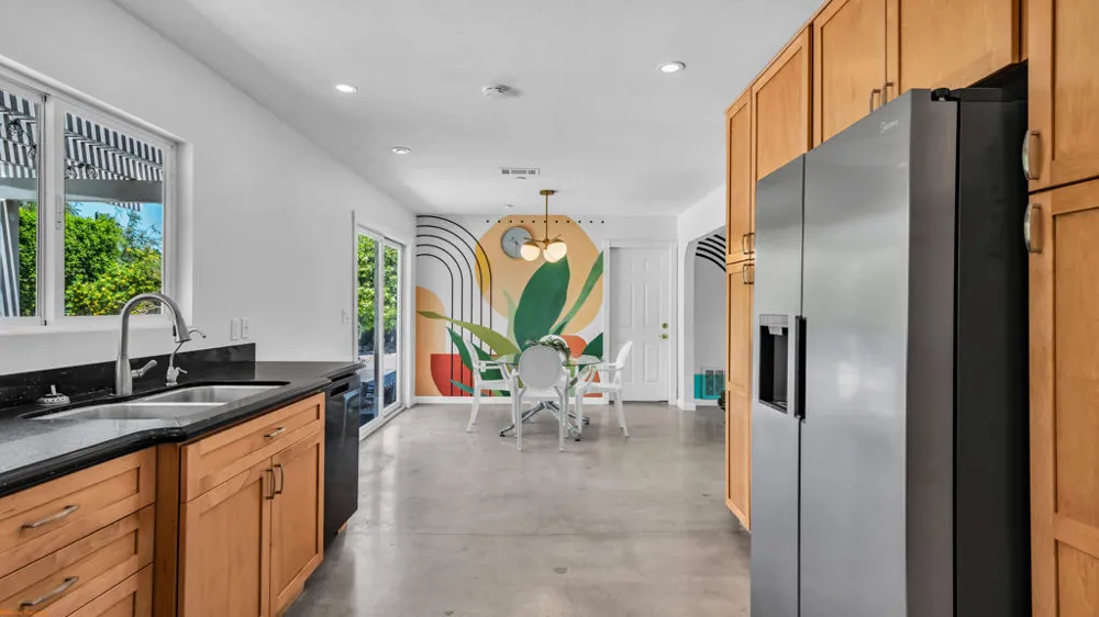 2120 E Del Lago Road Palm Springs, CA 92262