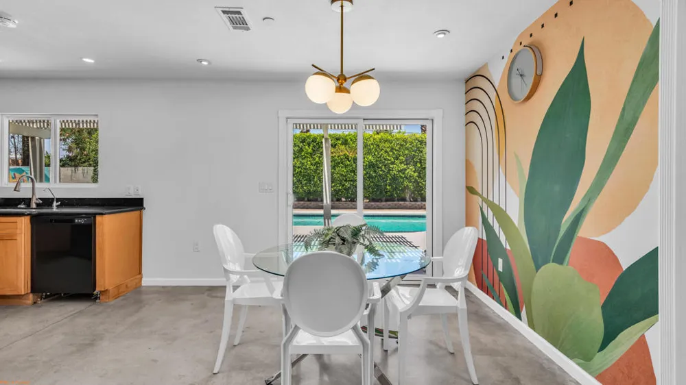 2120 E Del Lago Road Palm Springs, CA 92262