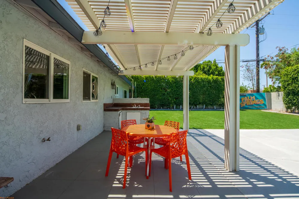 2120 E Del Lago Road Palm Springs, CA 92262