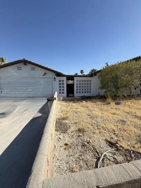 897 E Racquet Club Road
