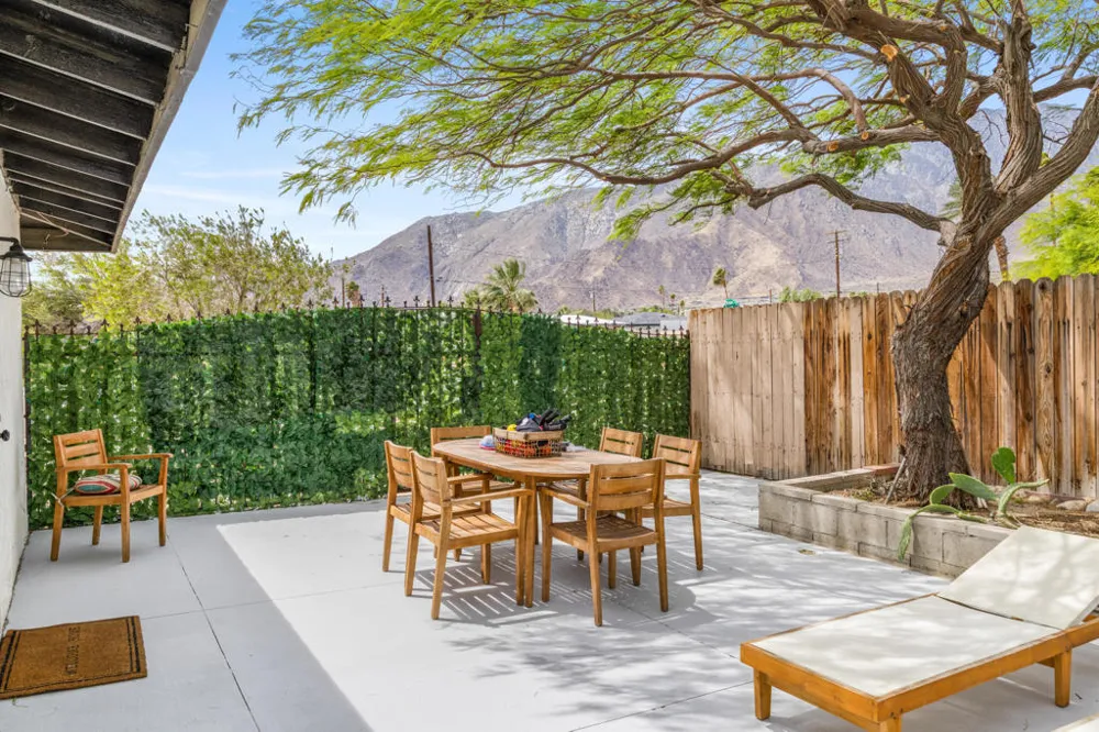 394 W Bon Air Drive Palm Springs, CA 92262