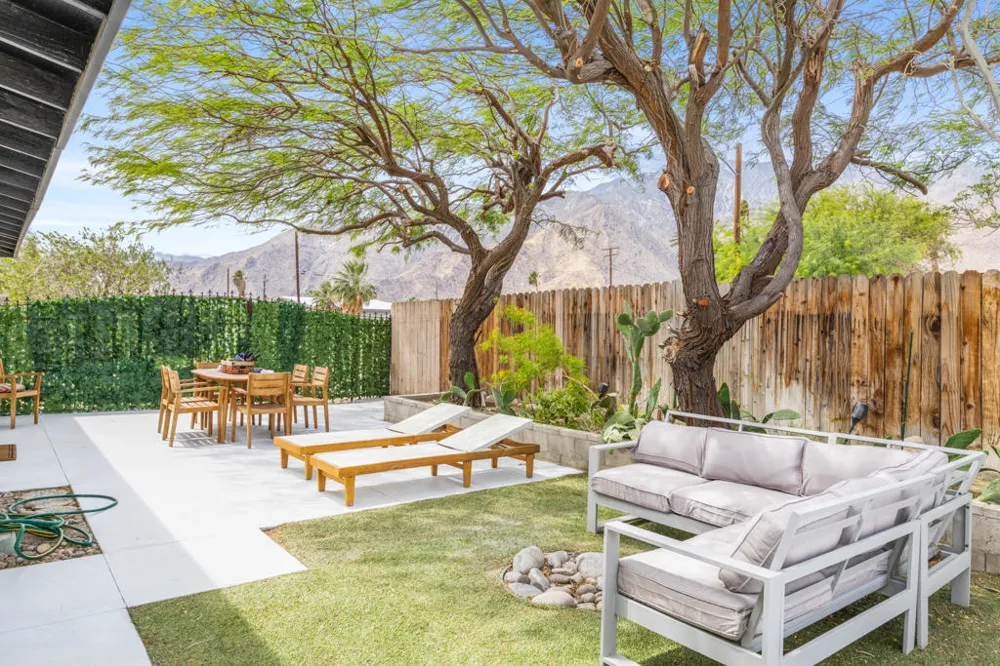 394 W Bon Air Drive Palm Springs, CA 92262