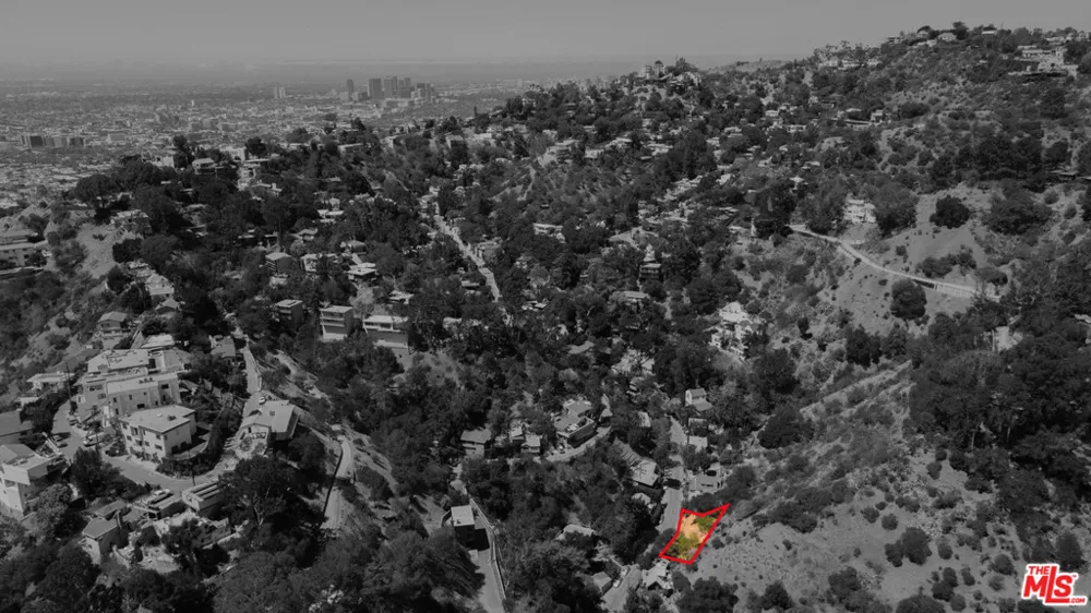 8169 Kirkwood Drive Los Angeles, CA 90046