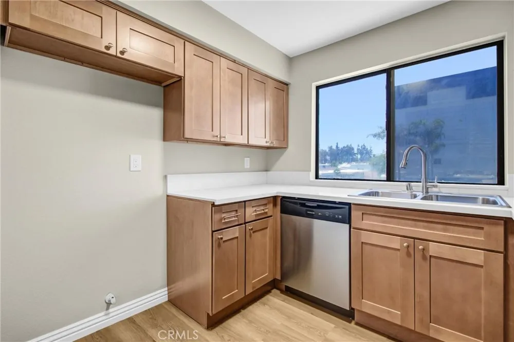 8221 Langdon Avenue #207 Van Nuys, CA 91406