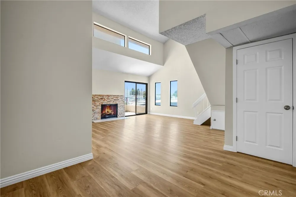 8221 Langdon Avenue #207 Van Nuys, CA 91406