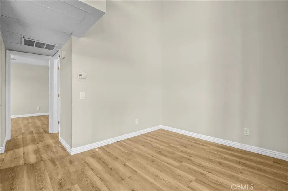 8221 Langdon Avenue #207 Van Nuys, CA 91406