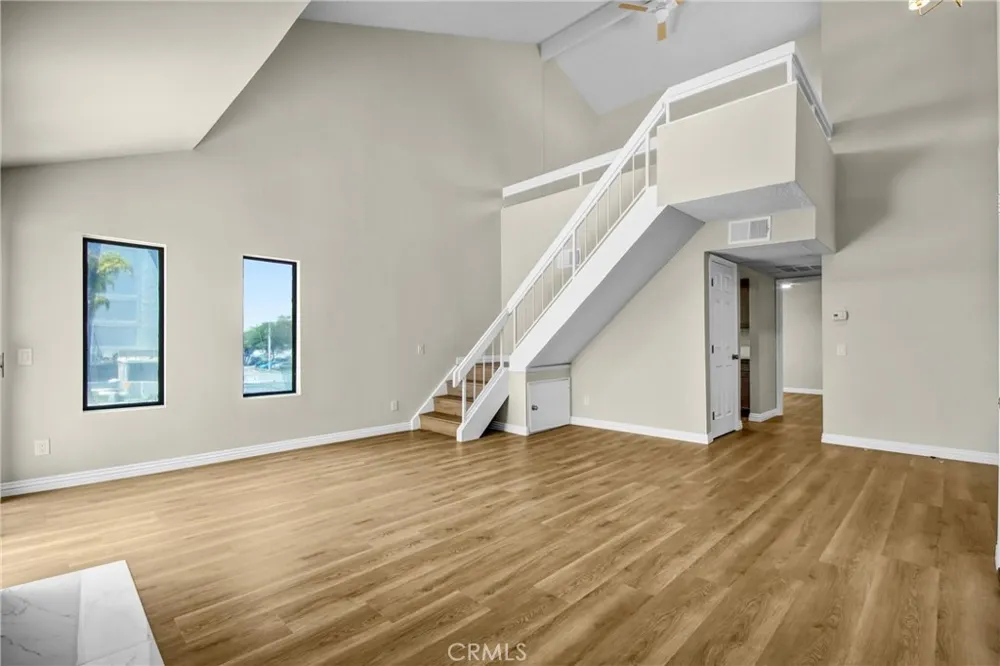 8221 Langdon Avenue #207 Van Nuys, CA 91406