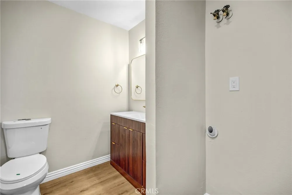 8221 Langdon Avenue #207 Van Nuys, CA 91406