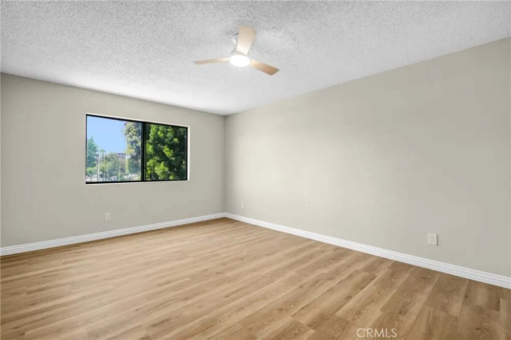 8221 Langdon Avenue #207 Van Nuys, CA 91406