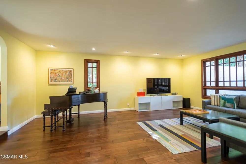 1504 Folkestone Terrace Westlake Village, CA 91361
