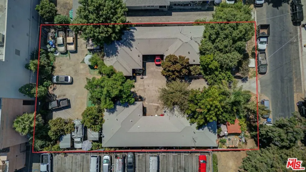 6834 Baird Avenue Reseda, CA 91335