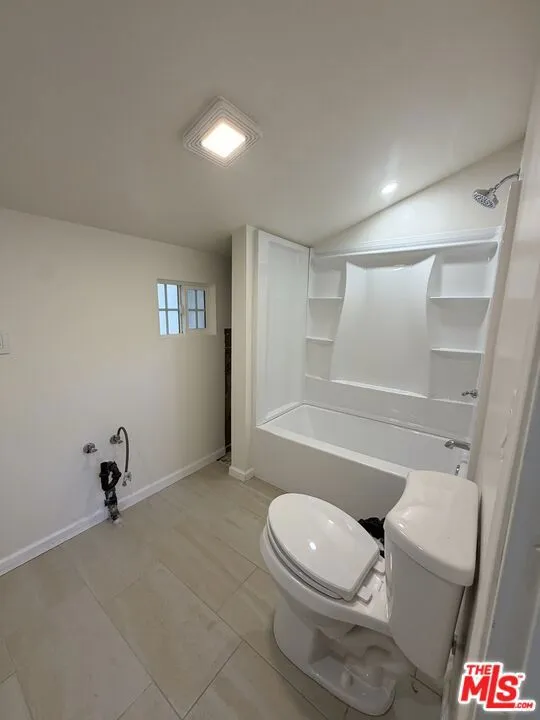 9029 Wildwood Avenue Sun Valley, CA 91352