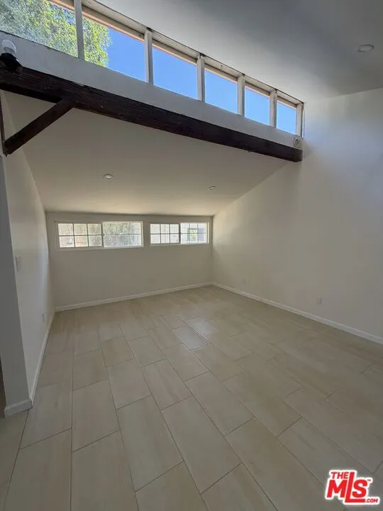 9029 Wildwood Avenue Sun Valley, CA 91352