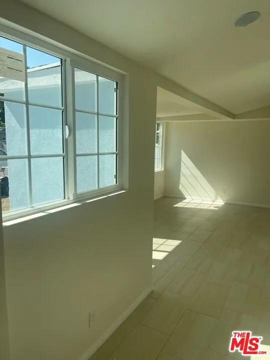 9029 Wildwood Avenue Sun Valley, CA 91352