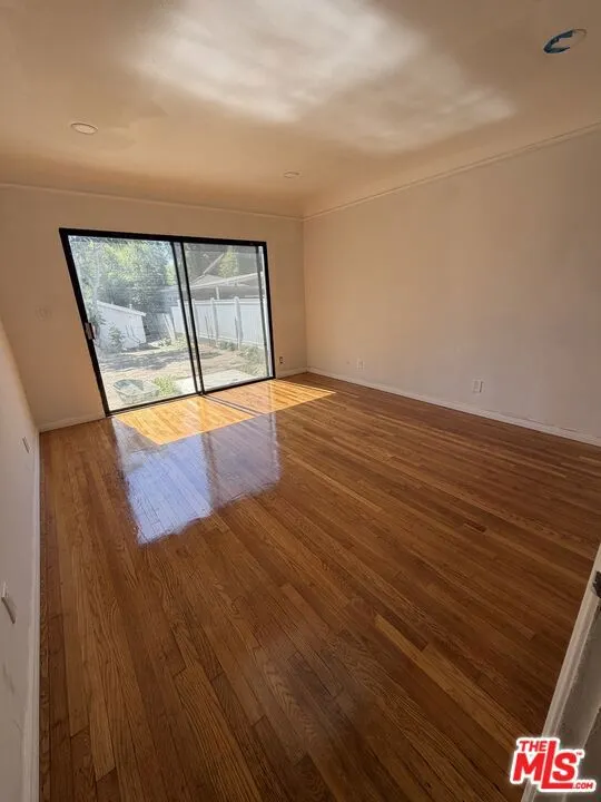 9029 Wildwood Avenue Sun Valley, CA 91352
