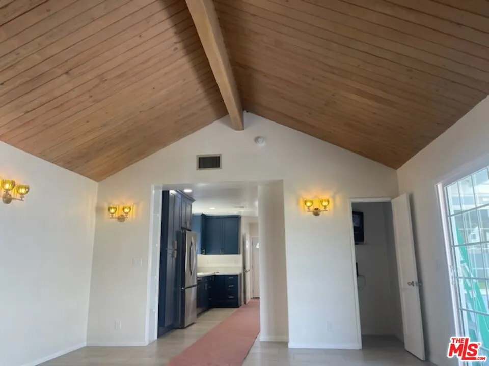 9029 Wildwood Avenue Sun Valley, CA 91352