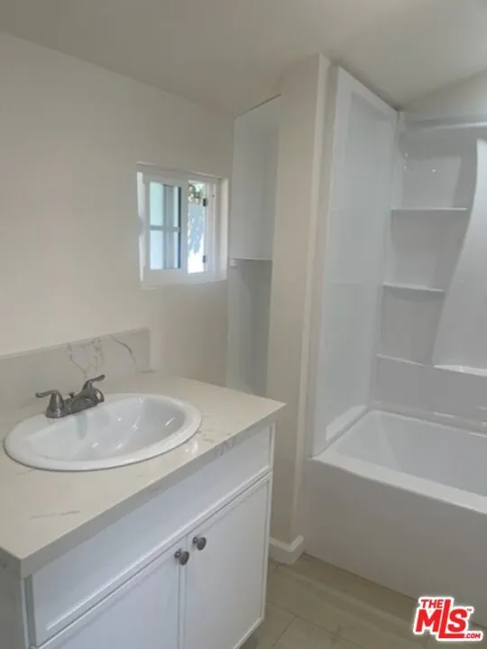 9029 Wildwood Avenue Sun Valley, CA 91352