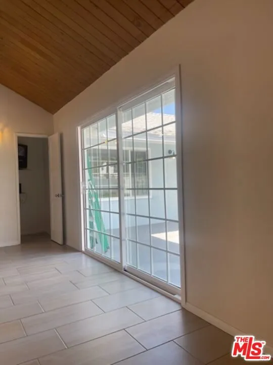 9029 Wildwood Avenue Sun Valley, CA 91352
