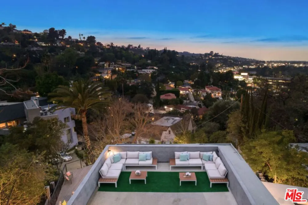 3936 Farley Court Studio City, CA 91604