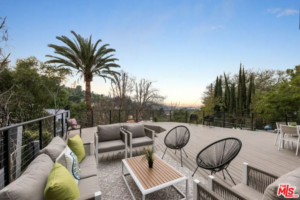 3936 Farley Court Studio City, CA 91604