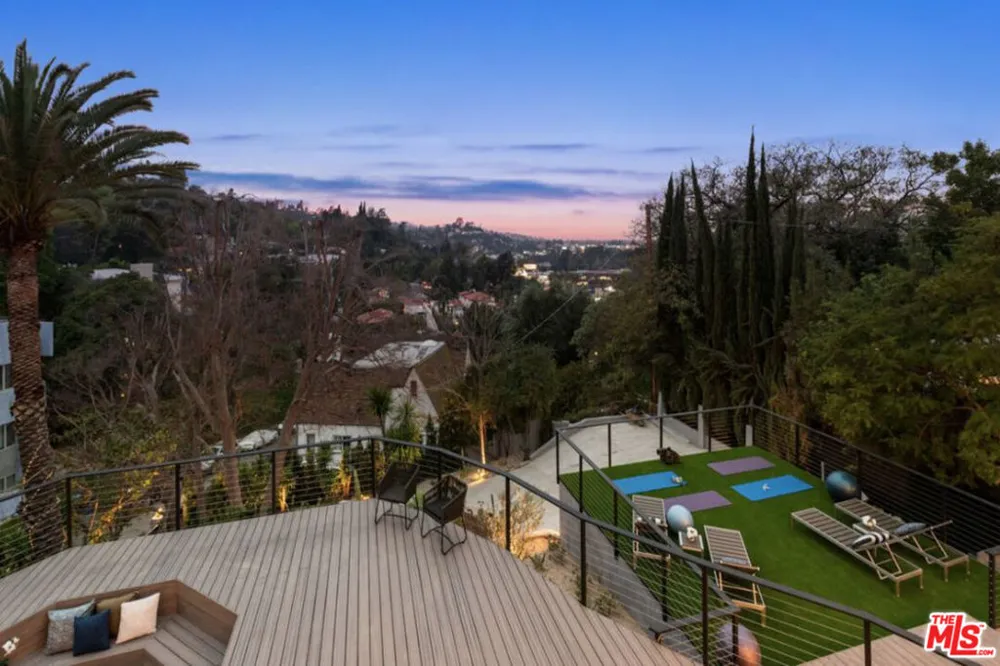 3936 Farley Court Studio City, CA 91604