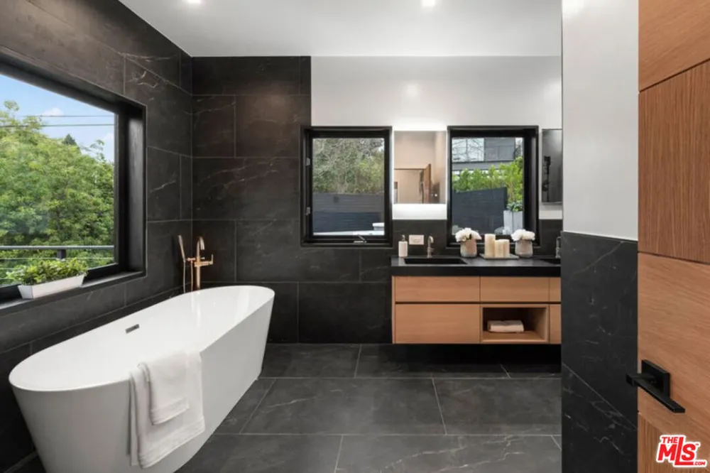 3936 Farley Court Studio City, CA 91604
