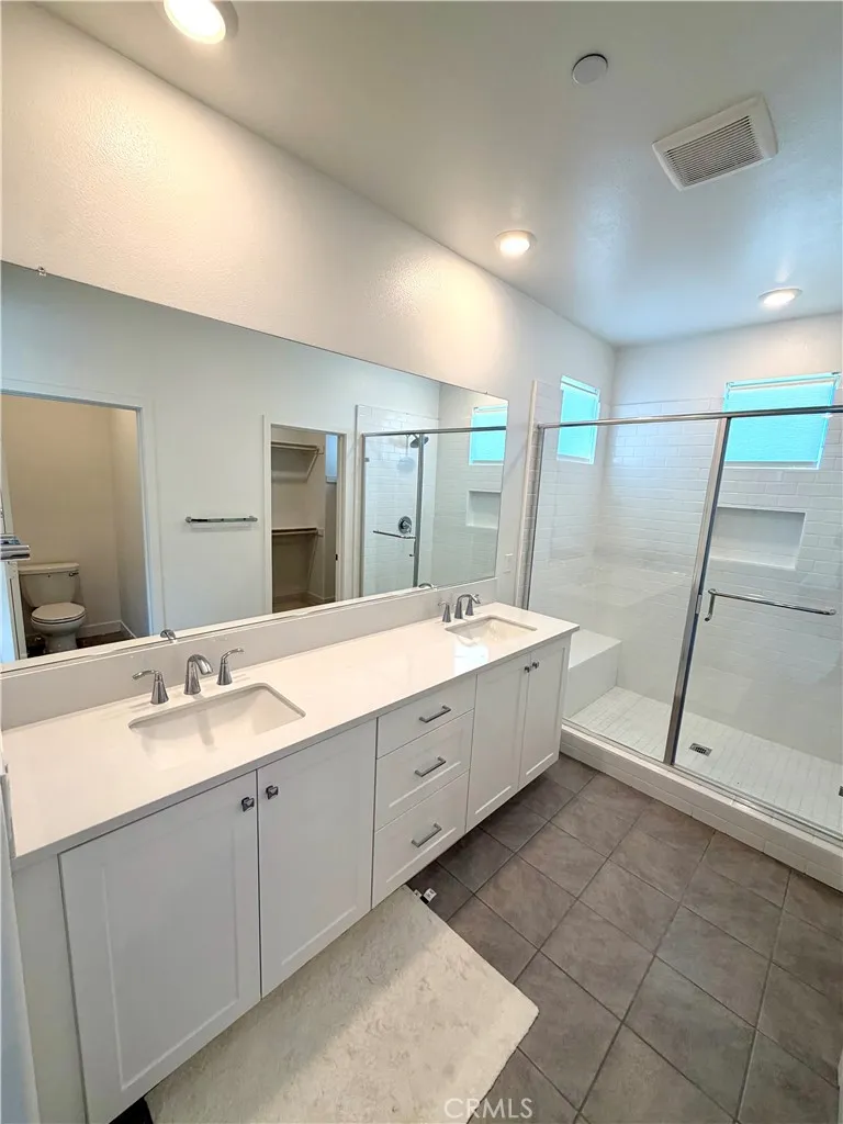 2048 Hollyleaf Montebello, CA 90640