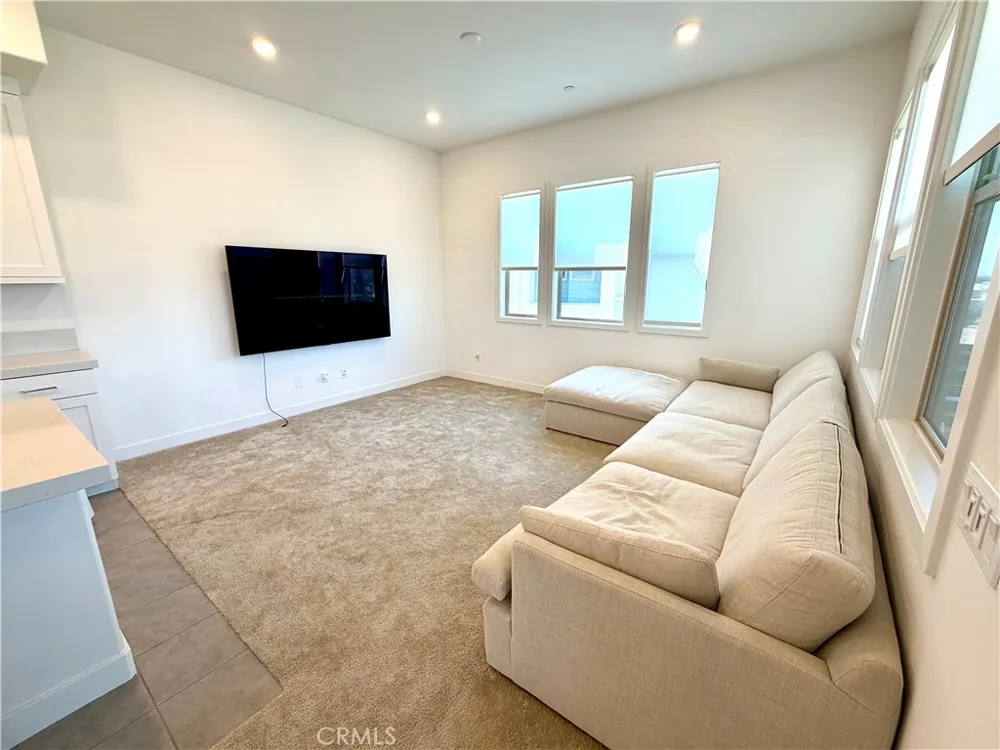 2048 Hollyleaf Montebello, CA 90640
