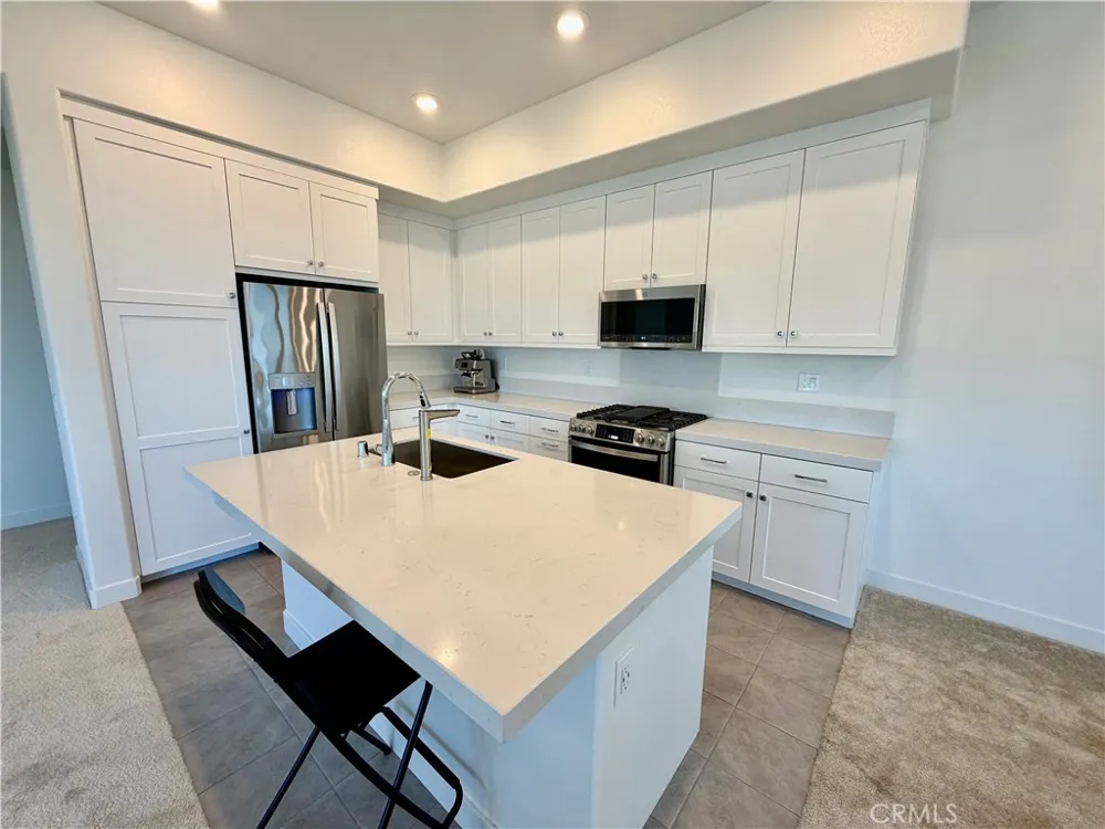 2048 Hollyleaf Montebello, CA 90640
