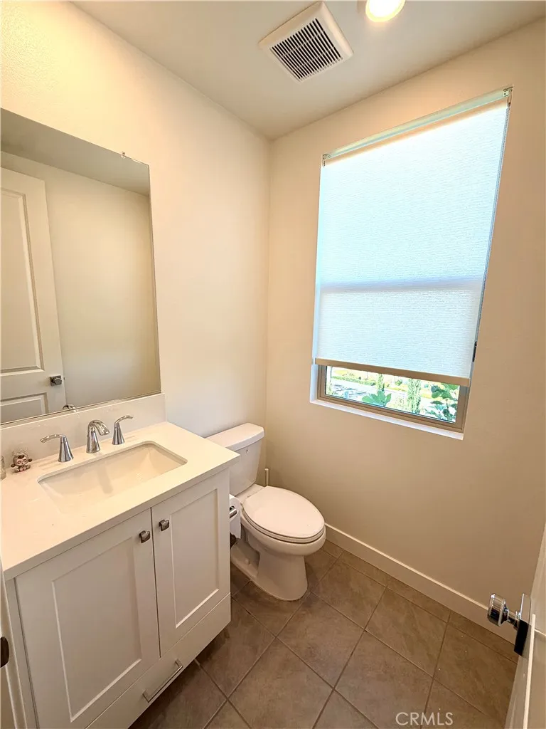 2048 Hollyleaf Montebello, CA 90640