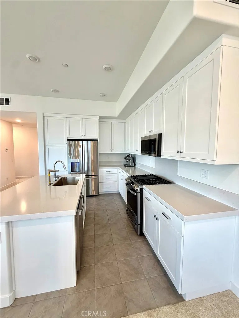 2048 Hollyleaf Montebello, CA 90640
