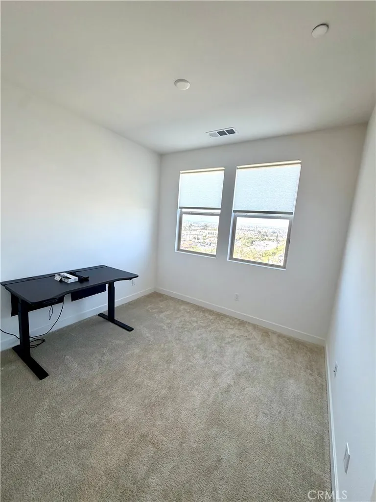 2048 Hollyleaf Montebello, CA 90640
