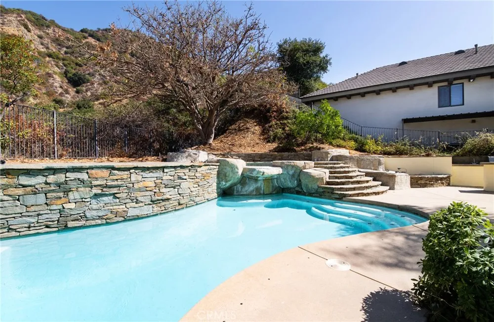 505 Lotus Sierra Madre, CA 91024