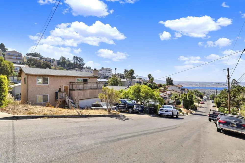 1659 Portola Ave Spring Valley, CA 91977